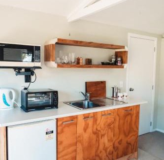 Kaipara Flats House | Family-Friendly Retreat at The Hen House - Rated 9.5/10