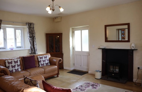 Pembroke Apartment | Unforgettable Stay at The Hen House, Portclew Cottages