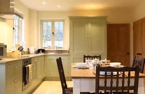 Tetbury House | Discover The Henhouse: Pet-Friendly 5-Star Retreat