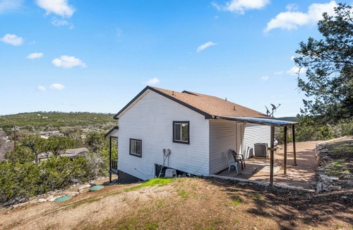 Leander House | The Heritage Hideaway Views Games & More