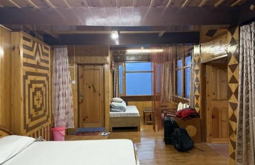 Sarahan House | Discover The Heritage, Sarahan: Family-Friendly Retreat