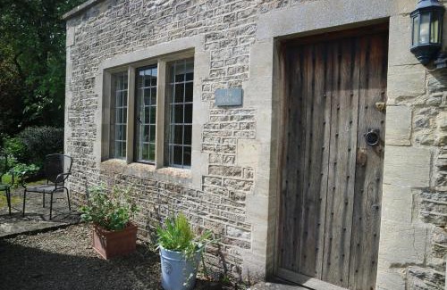Ampney Crucis House | Family-Friendly Retreat at The Hermitage - Rated 9/10