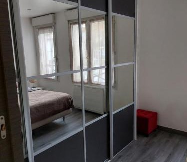 Savigny-sur-Orge Apartment | Pet and Child Friendly Stay at The Heynyss'Grace, 9.1/10