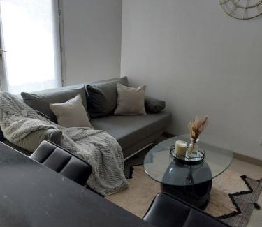 Savigny-sur-Orge Apartment | Pet and Child Friendly Stay at The Heynyss'Grace, 9.1/10