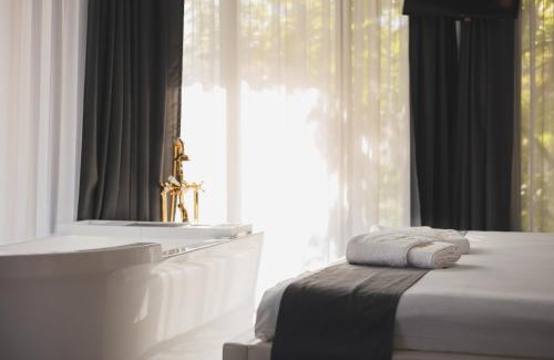 Plovdiv Center Apartment | Discover The Hidden Bank: Silver Bullet with Breakfast Delight