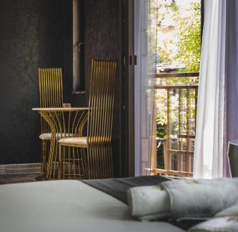 Plovdiv Center Apartment | Discover The Hidden Bank: Silver Bullet with Breakfast Delight
