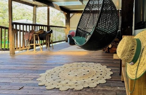 Bouvard Cabin | Dog-Friendly Retreat Steps from Pristine Beach - Rated 9.6/10
