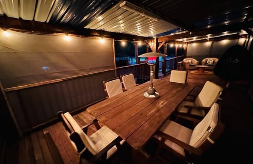 Bouvard Cabin | Dog-Friendly Retreat Steps from Pristine Beach - Rated 9.6/10