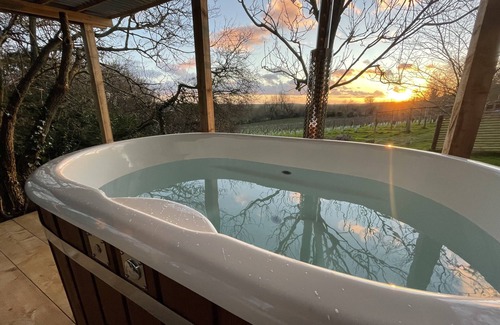 Littlebredy Cabin | Romantic Retreat at The Hide with Private Hot Tub & Views