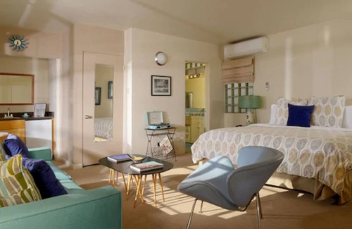 Downtown Palm Springs Hotel | Discover The Hideaway - Adults Only with Pool & Breakfast