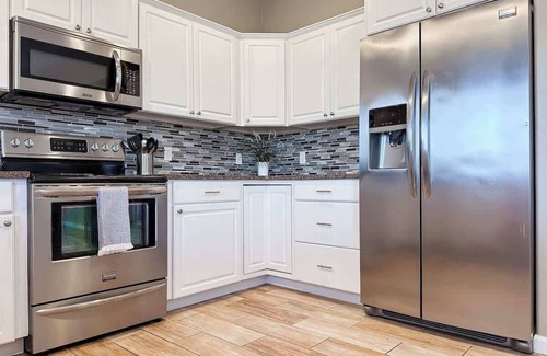 Greenehaven House | Inviting Hideaway with 50 Mile Views & Family-Friendly Amenities
