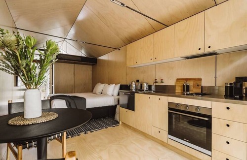 Myola Cabin | 'The Hideaway' at barranca Jervis Bay