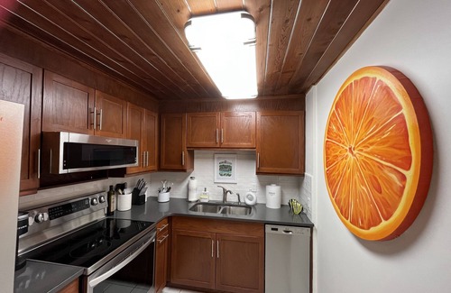 College Park Cottage | Relax at The Hideaway at College Park: Pet-Friendly Retreat