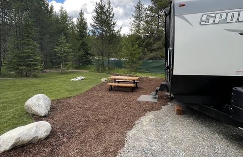 Martin City RV Rental | Explore The Hideaway at Glacier Meadows - Family-Friendly Retreat
