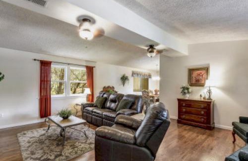 Wimberley House | Top-Rated Family Retreat at The Hideaway at Hills Haven
