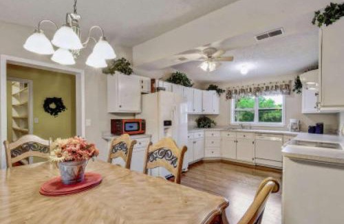Wimberley House | Top-Rated Family Retreat at The Hideaway at Hills Haven