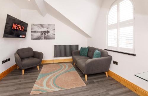 York Apartment | Exceptional Stay at The Hideaway At The Lawrence Apartments
