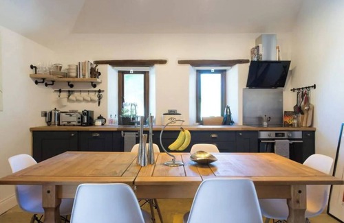 Brimpsfield House | Discover The Hideaway: Authentic Country Living Awaits