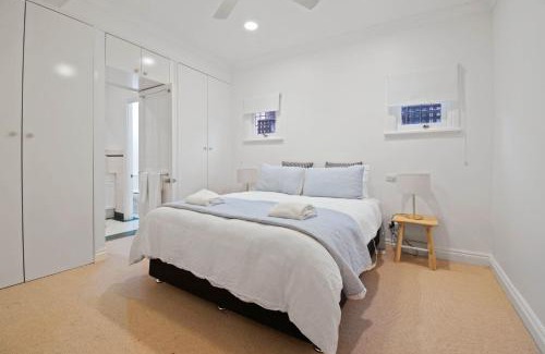 Wagga Wagga House | Discover The Hideaway: Cozy Cottage with Playful Area