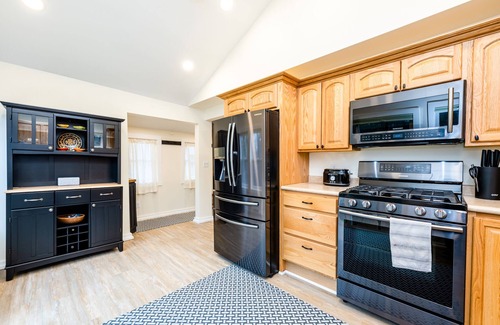 Michiana Shores Cottage | Relaxing Hideaway - Cozy 2-Bedroom Cottage with Pool & Ocean View