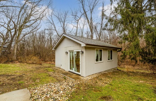 Michiana Shores Cottage | Relaxing Hideaway - Cozy 2-Bedroom Cottage with Pool & Ocean View