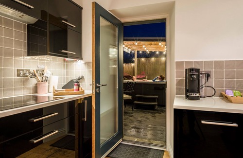 Auchterhouse Cabin | Unforgettable Hideaway Experience with Spa and Hot Tub