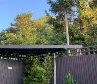 Hockering House | Experience The Hideaway: Guest Rated 9/10 with Hot Tub
