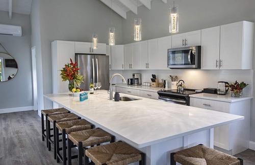 Estate Hull Other | Discover The Hideaway Hull Bay: Guest Rated 9.8/10