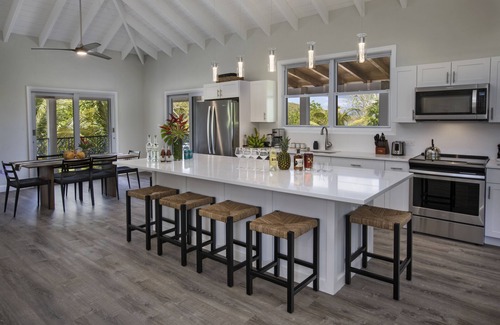 Estate Hull Other | Discover The Hideaway Hull Bay: Guest Rated 9.8/10