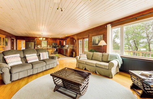 Jonesport Cottage | The Hideaway in Downeast Maine: Walk to Ocean