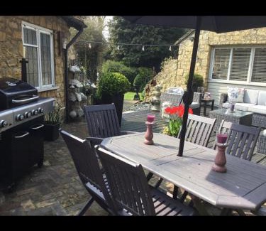 Gravesend Apartment | Top-Rated Getaway at The Hideaway - Kent