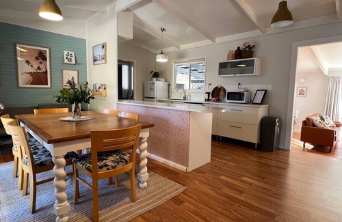 Waterhouse House | Discover The Hideaway Long Beach - Family-Friendly Comfort