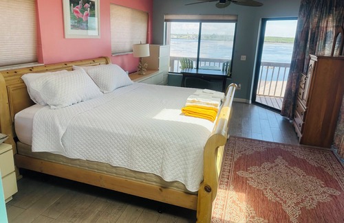 Sea Ranch House | Relaxing Oceanfront Hideaway: Pool, Hot Tub & Kayaks!