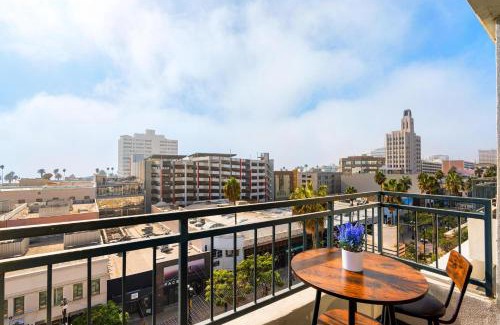 Downtown Apartment | The Hideaway Penthouse Private Rooftop Balcony