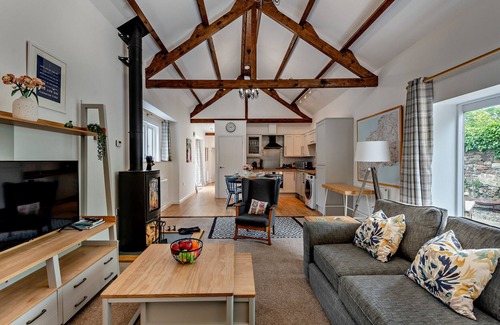 St Wenn House | The Hideaway - Two Bedroom House, Sleeps 4