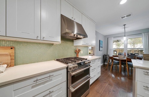 East Oak Hill House | Guest Rated 10/10: The Hideaway Vaca-South Austin Oasis