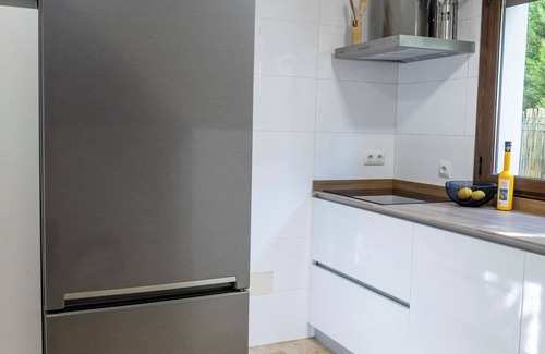Soto de las Duenas Ski Chalet | Relaxing Retreat at The Hideout Astur with Ocean Views