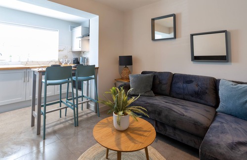 Portswood Apartment | Cozy Hideout Apartment with Free Parking and Pet-Friendly