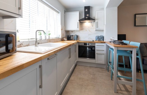 Portswood Apartment | Cozy Hideout Apartment with Free Parking and Pet-Friendly