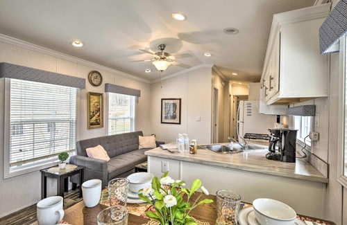 Pleasant Mount Cottage | Cozy Cottage Retreat Near Elk Ski with Free WiFi & Pool