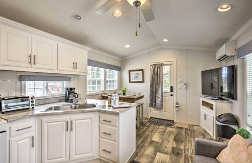 Pleasant Mount Cottage | Cozy Cottage Retreat Near Elk Ski with Free WiFi & Pool