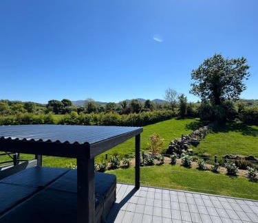 Newry Other | Exceptional The Hideout: Pet Friendly with Hot Tub Haven