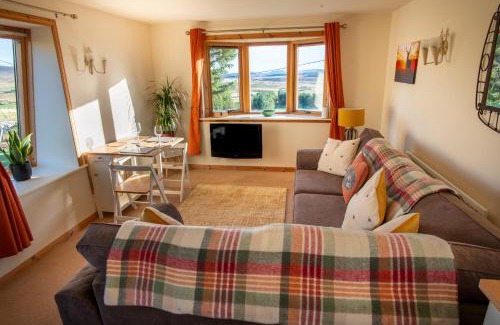 Rogart House | Guest Rated: 9.8 at The High Croft, Pet & Child Friendly