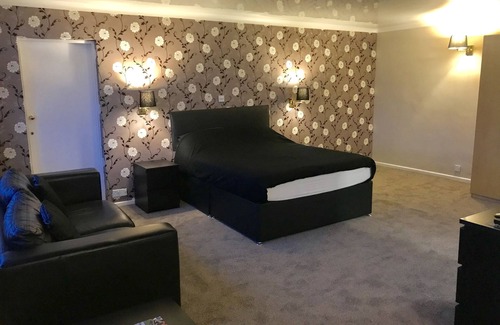 Idle Hotel | Relax at The Highfield: Pool, Spa & Family-Friendly Fun