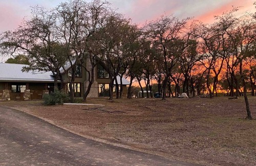 Dripping Springs House | Discover The Highland: Spacious House with Family Amenities
