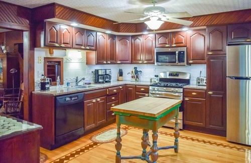 Inlet House | Experience The Highland Lodge: Historic Waterfront Retreat