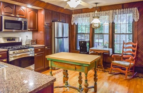 Inlet House | Experience The Highland Lodge: Historic Waterfront Retreat