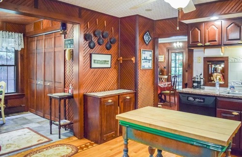 Inlet House | Experience The Highland Lodge: Historic Waterfront Retreat