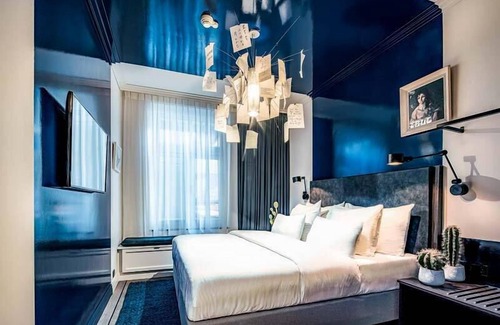 Burgwallen Nieuwe Zijde Hotel | Discover The Highlander: Top-Rated Spa and Family Amenities