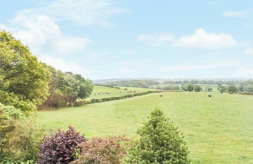 Halfway House Cottage | Cozy 1-Bedroom Retreat in Crew Green, Near Welshpool